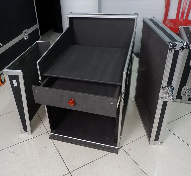 Custom rack hardcase audio professional Bali dengan desain drawer dan rack system untuk mixer, processor, amplifier, dan perlengkapan sound system commercial.