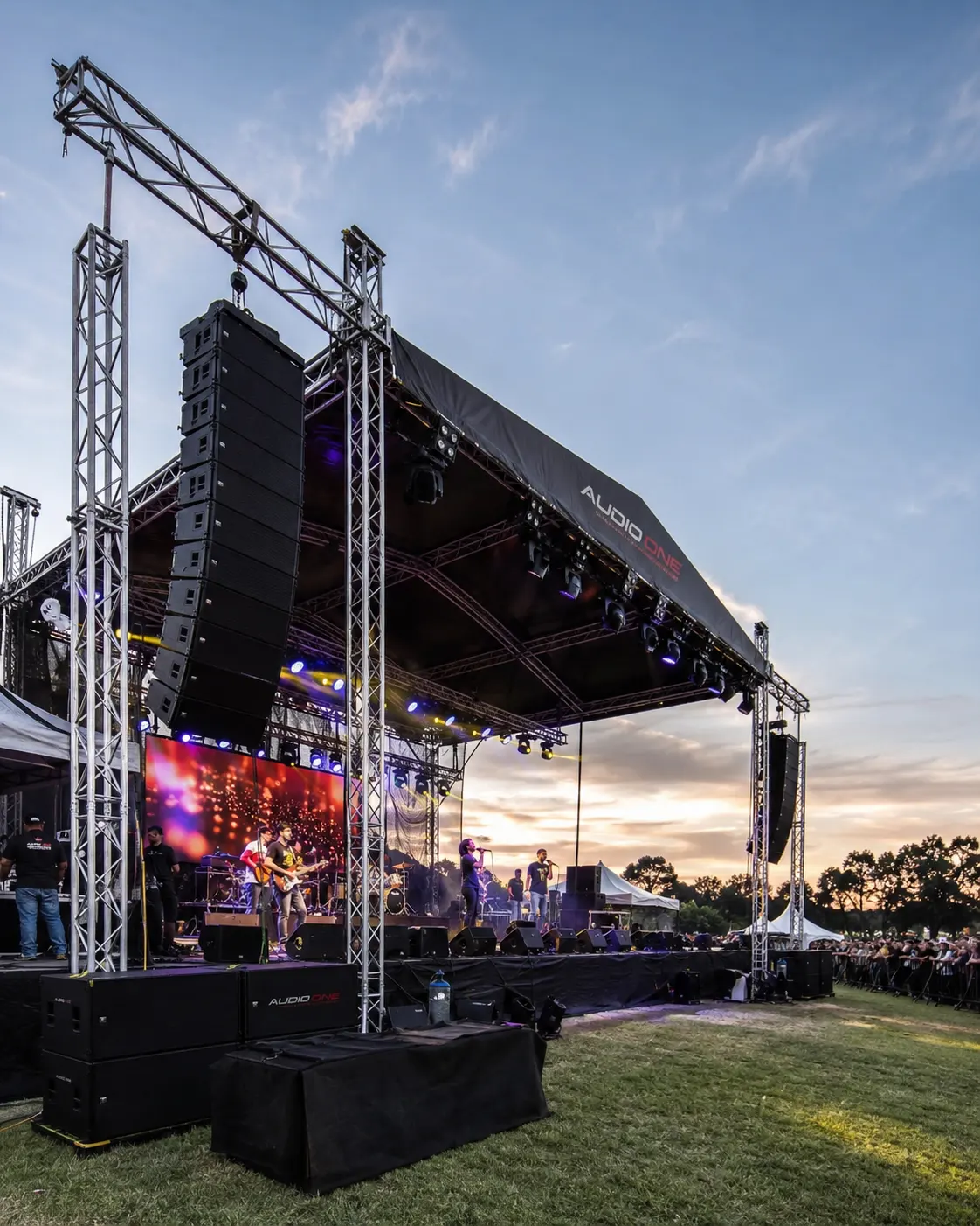 Solusi sound system outdoor Audio One untuk event lapangan panggung dan area terbuka